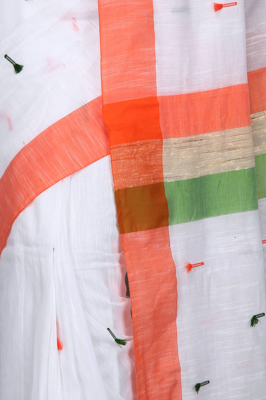 White Pure Cotton Clacial Desigined Hand Loom Saree (2861)